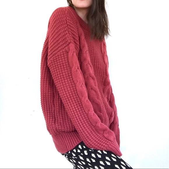 Burgundy oversized cable knit sweater - Picture 5 of 11